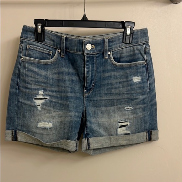 WHBM “Everyday Soft Denim” deconstructed denim shorts - Picture 4 of 5